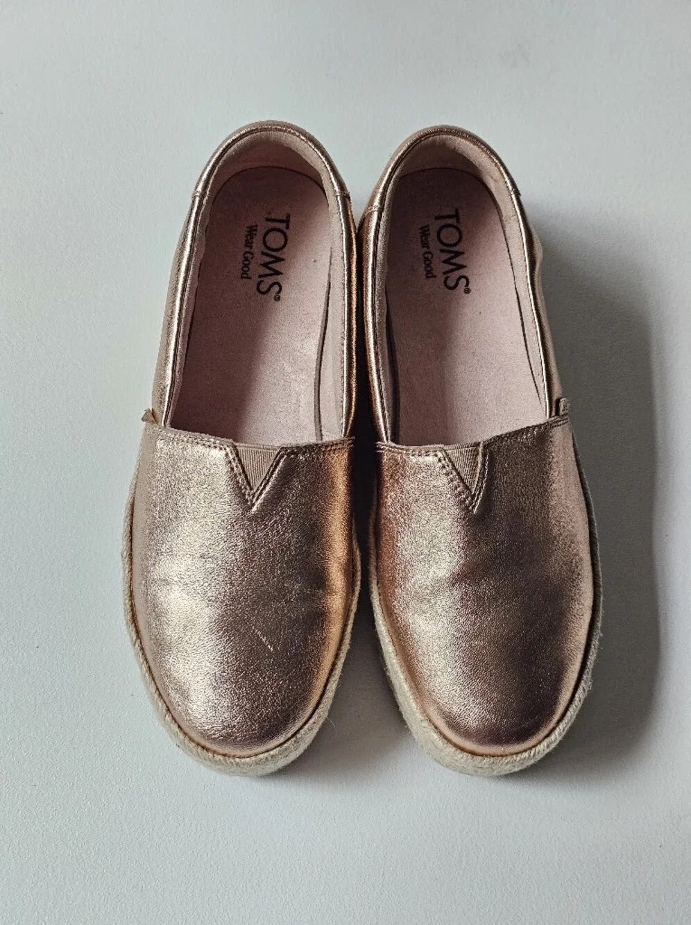 TOMS Valencia Rose Gold Metallic Leather Jute Platform Espadrille SlipOn Shoes 8